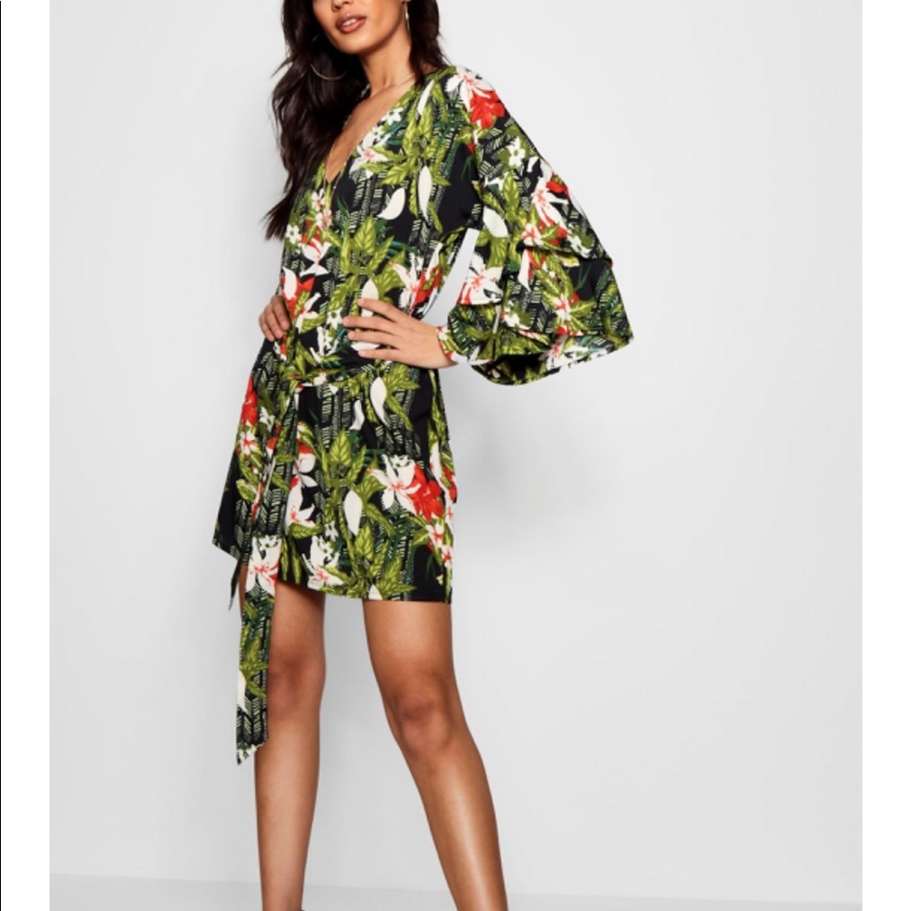 BOOHOO FLOWER PRINT DRESS